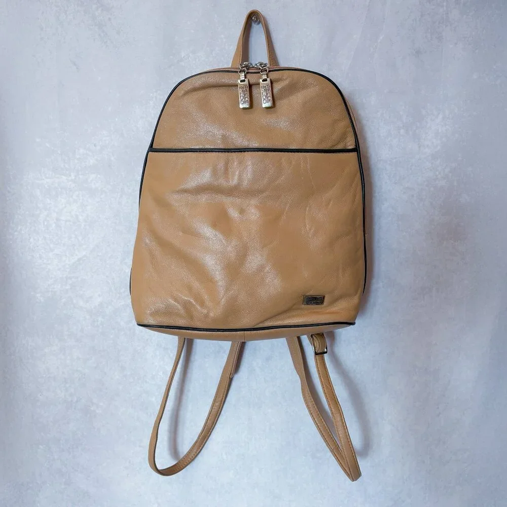 Pelle Studio Wolsons 1995 Vintage Soft Leather Backpack Zipper Straps Beige